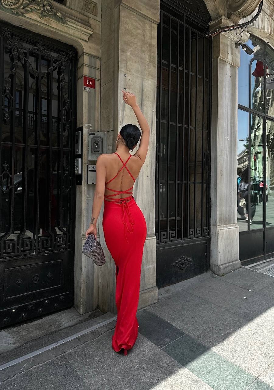 Mirraya Backless High Split